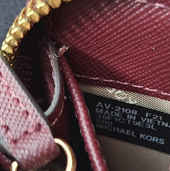 Michael Michael Kors Jet Set Charm Wallet - Picture 6 of 7